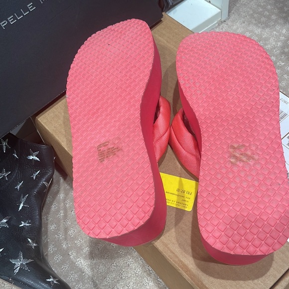 Steve Madden Pink wedge thongs-size10 - Picture 4 of 6